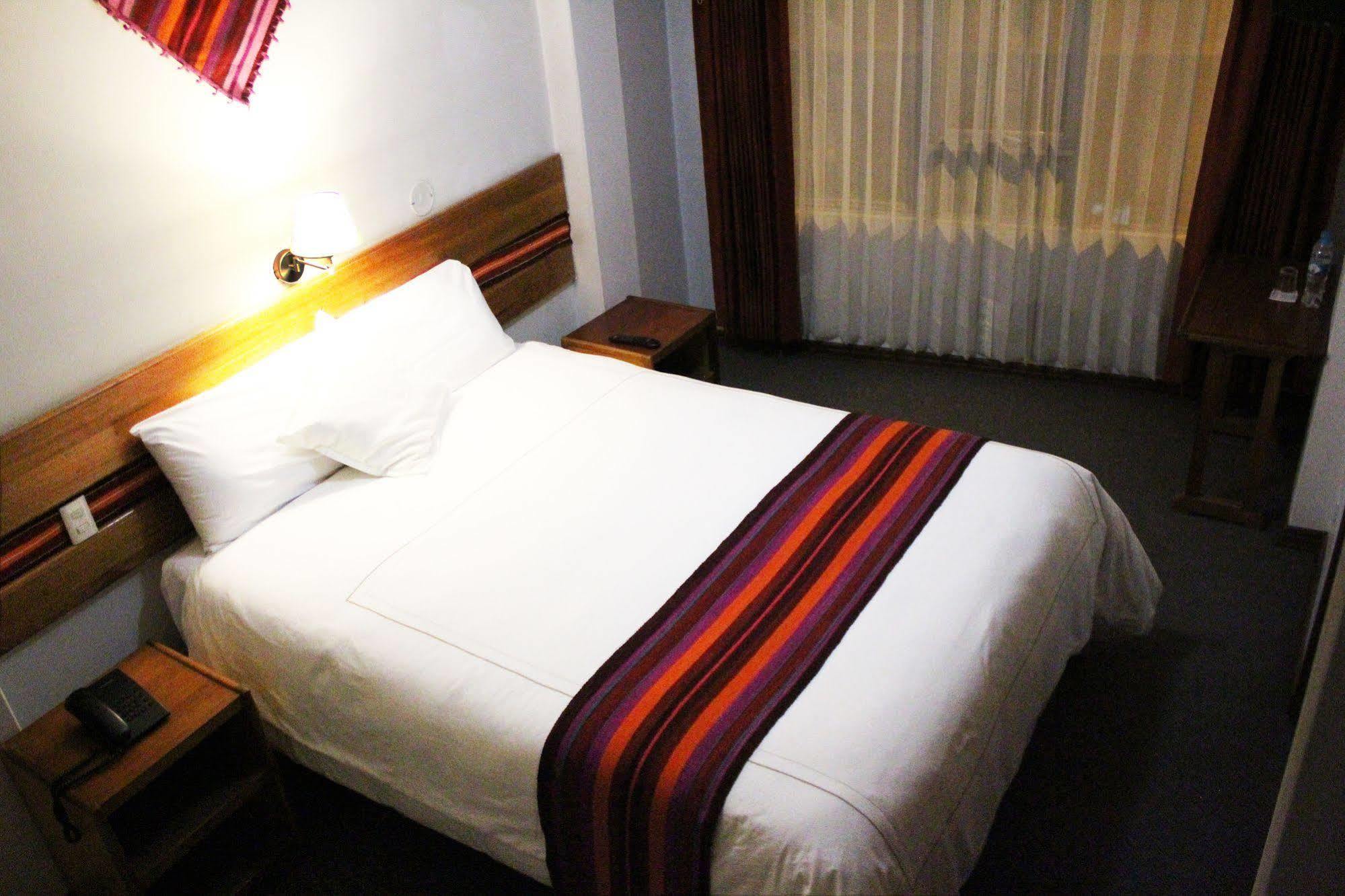 Cantuta Inn Puno Exteriér fotografie